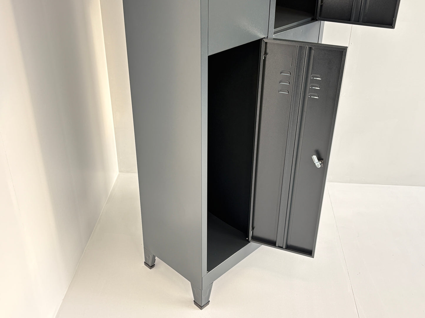 Locker vierdeurs 66x37x198cm Antracietgrijs